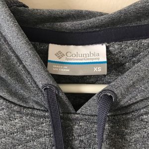 Columbia slate blue hoodie- perfect for adventures!